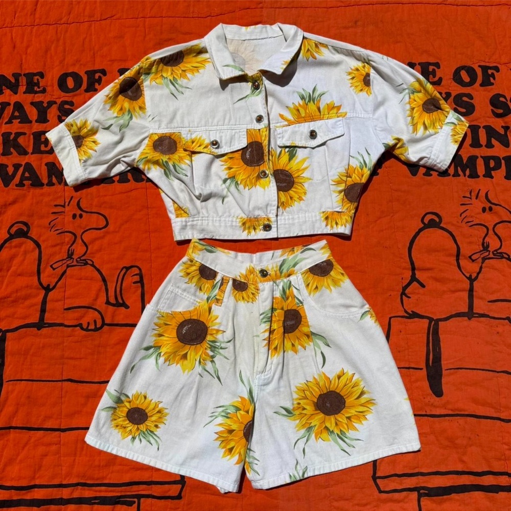 Cutest 80s enchante denim sunflower button up top and shorts set